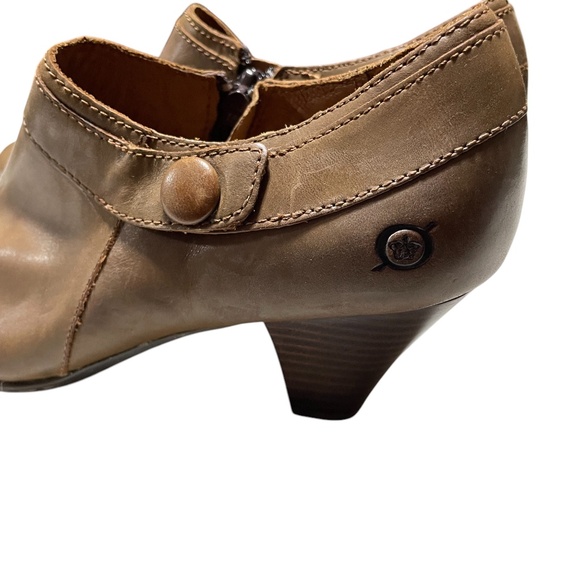 Born Leather 9.5 Side Zip 2 1/2 inch Heel Boots D47506 - Picture 5 of 12